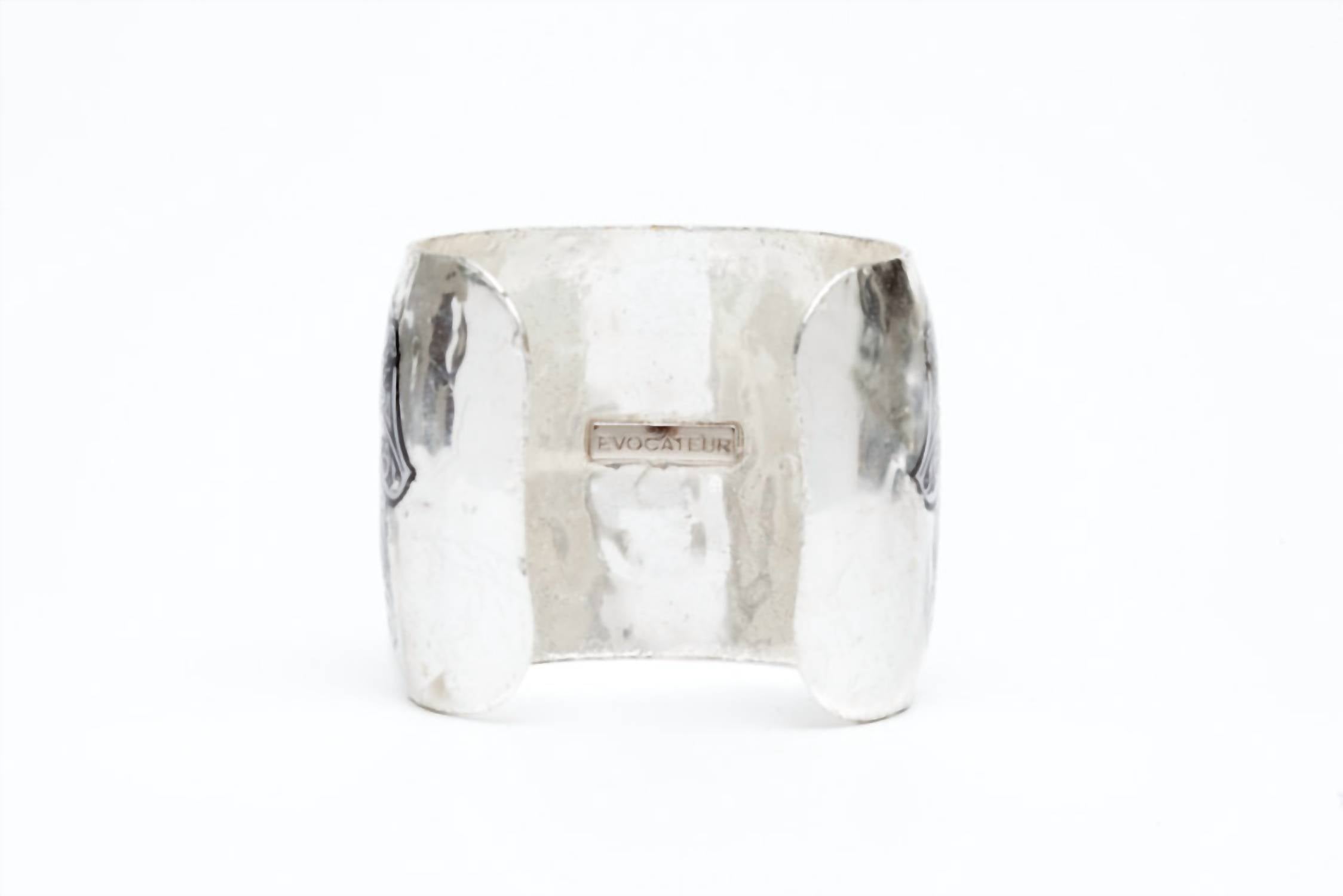 Avenue Chic - Women's Hamsa Cuff