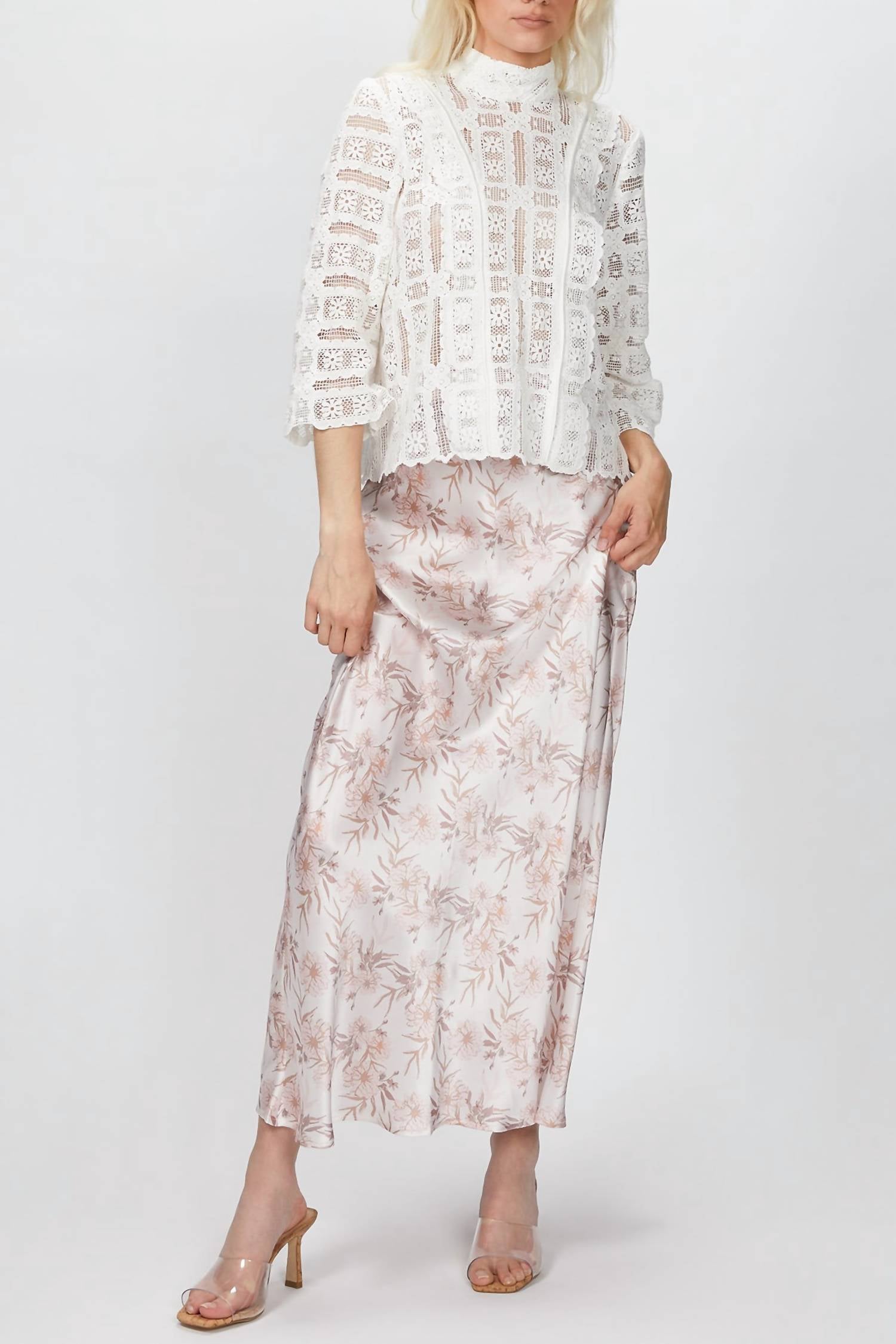SCALLOPED CROCHET TOP
