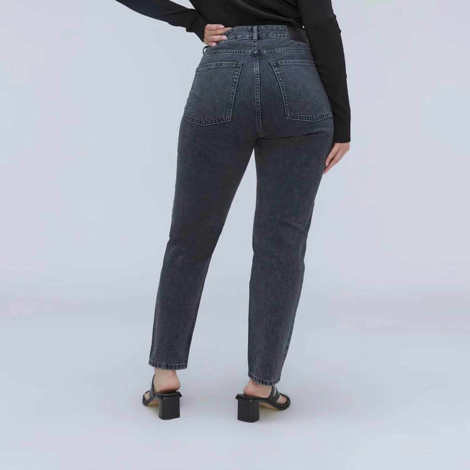 Everlane - The Curvy 90’s Cheeky Straight Jeans