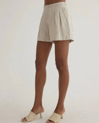 Bella Dahl Pleated Shorts in linen sand - women's shorts - detail view
