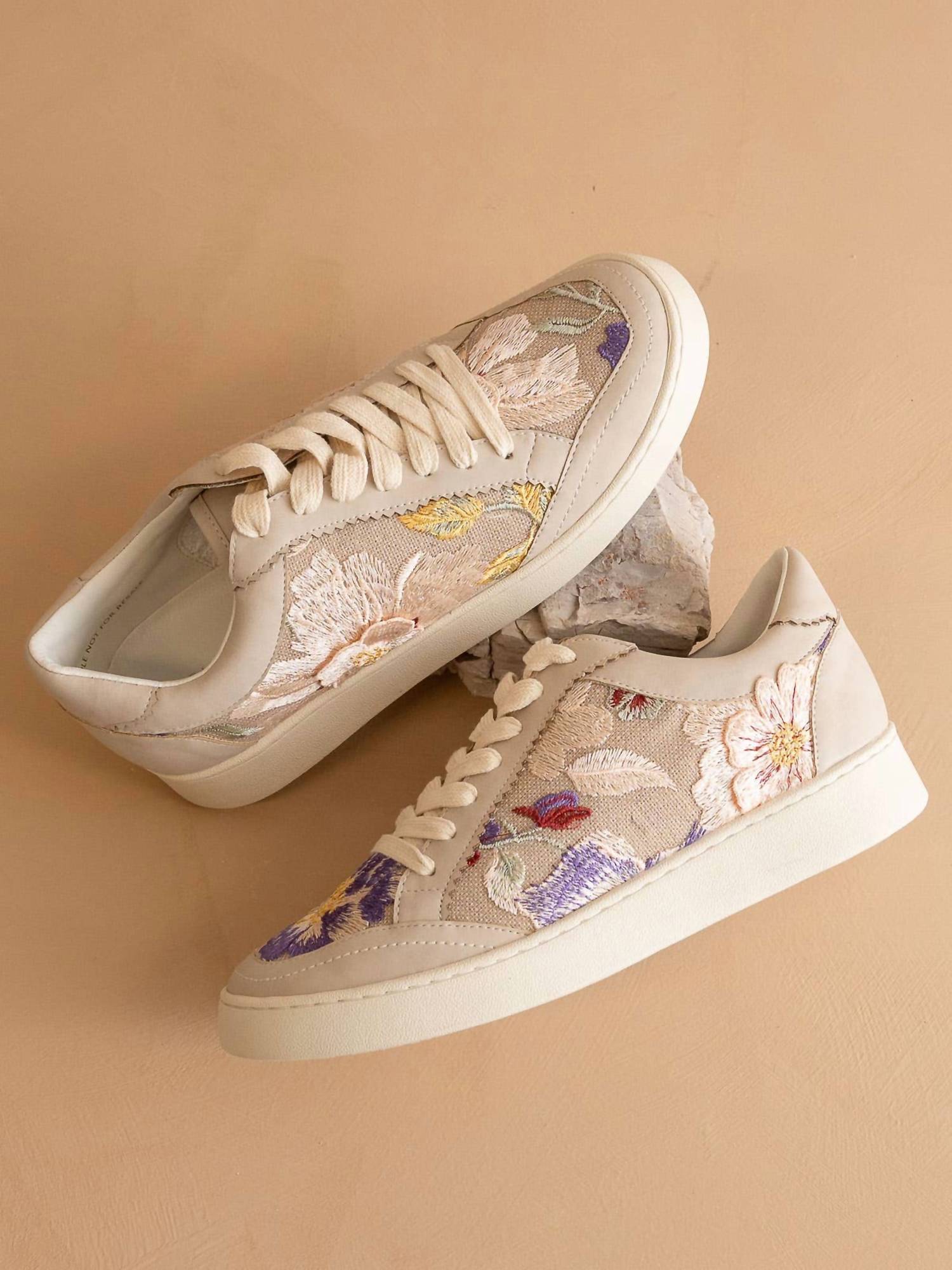OASIS SOCIETY Women's Sporty Feminine Tammi Sneaker in light grey - women's sneaker - detail view