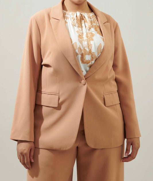 Sugarlips - Chelsea Fitted Notch Lapel Blazer Curve