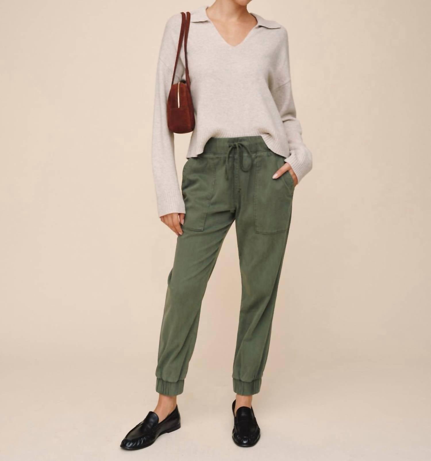 Bella Dahl Pocket Jogger Pants in fern - women's pants
