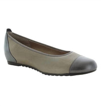 Munro - Women's Henlee Slip-on Sandals
