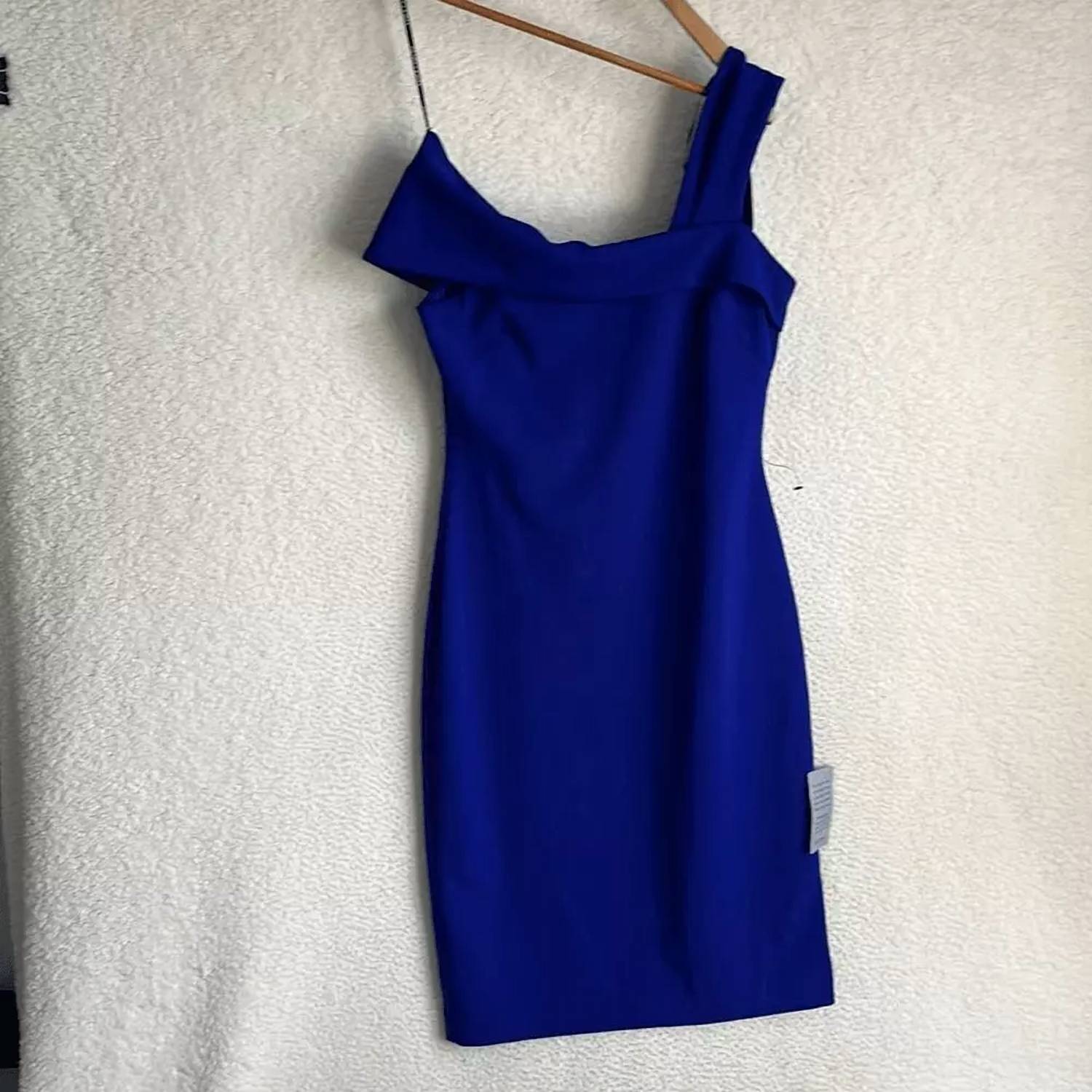 Vince Camuto - Asymmetric One Shoulder Sheath Dress