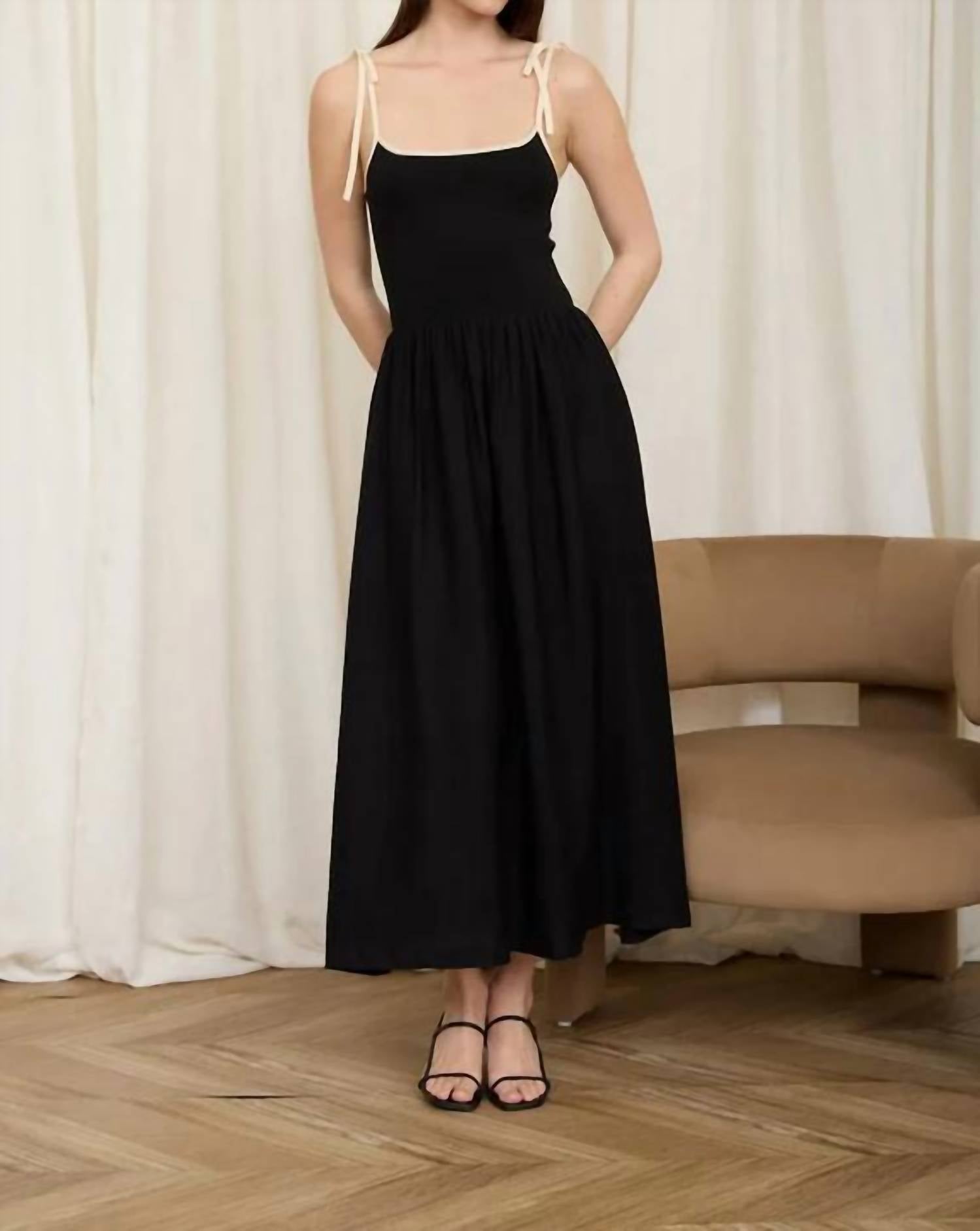 Blu Pepper - Contrast Tie Spaghetti Strap Mix Media Dress