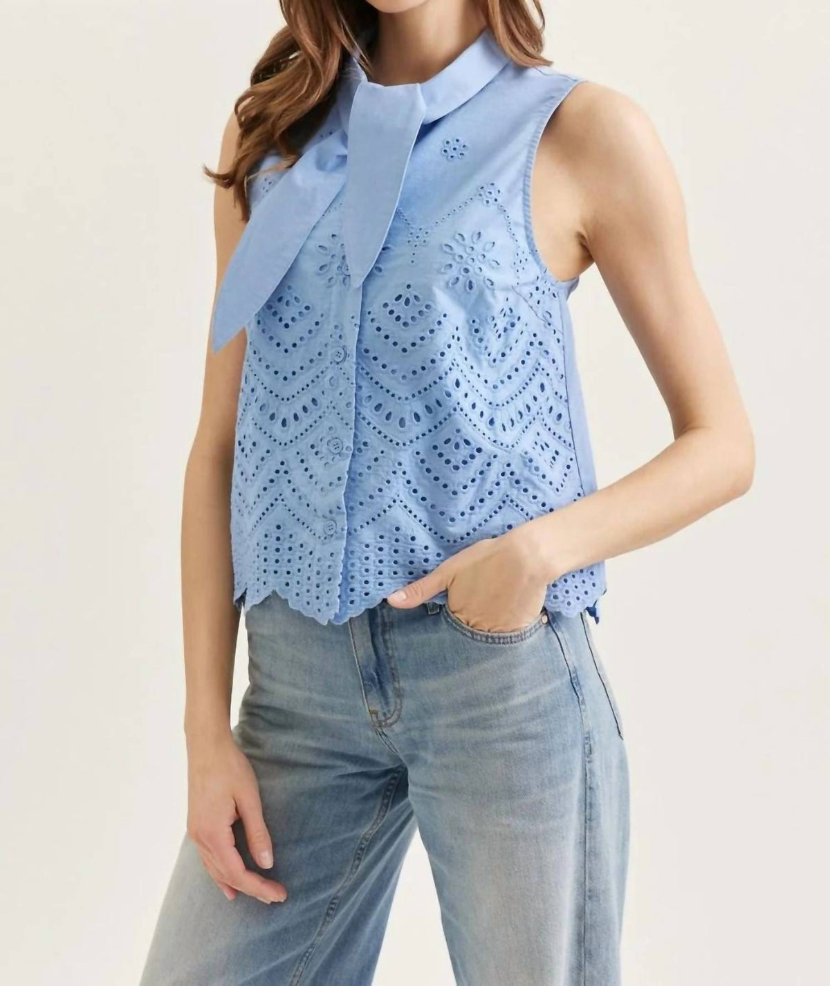 Entrousa - Sleeveless Scallop Top
