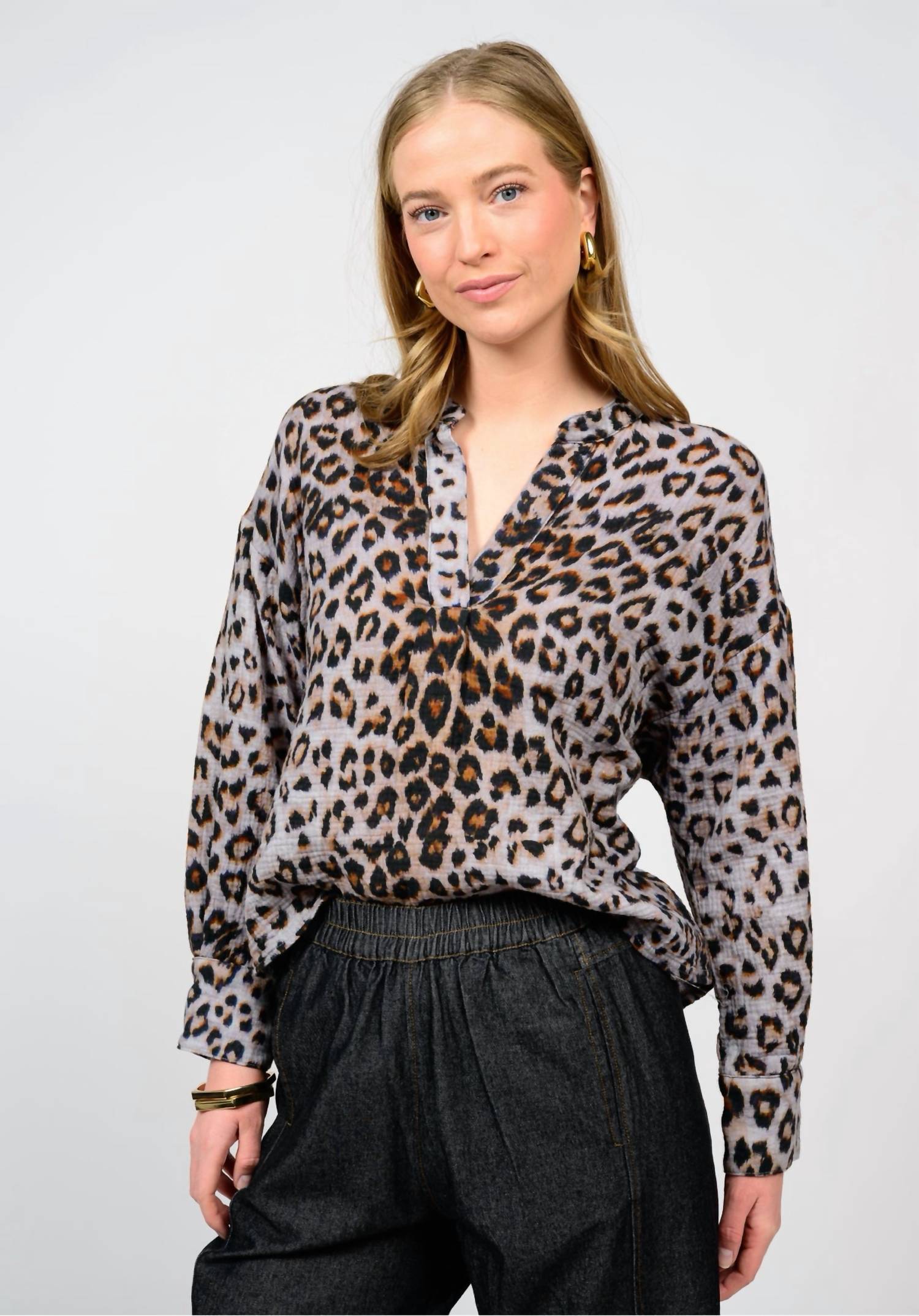 Ivy Jane - Leopard V-neck Linen Top