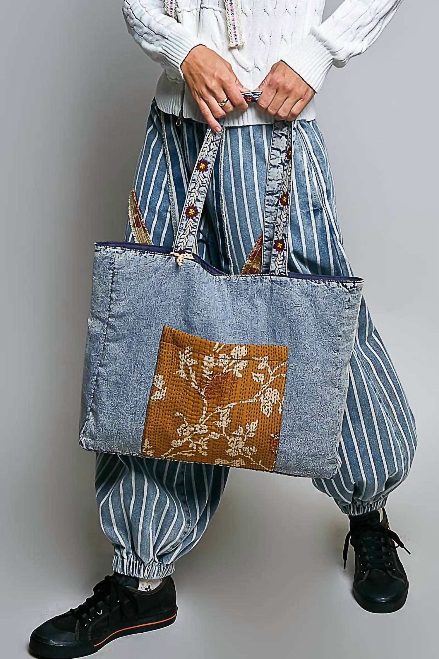 Pol - Patch Pocket Embroidered Woven Tote Bag