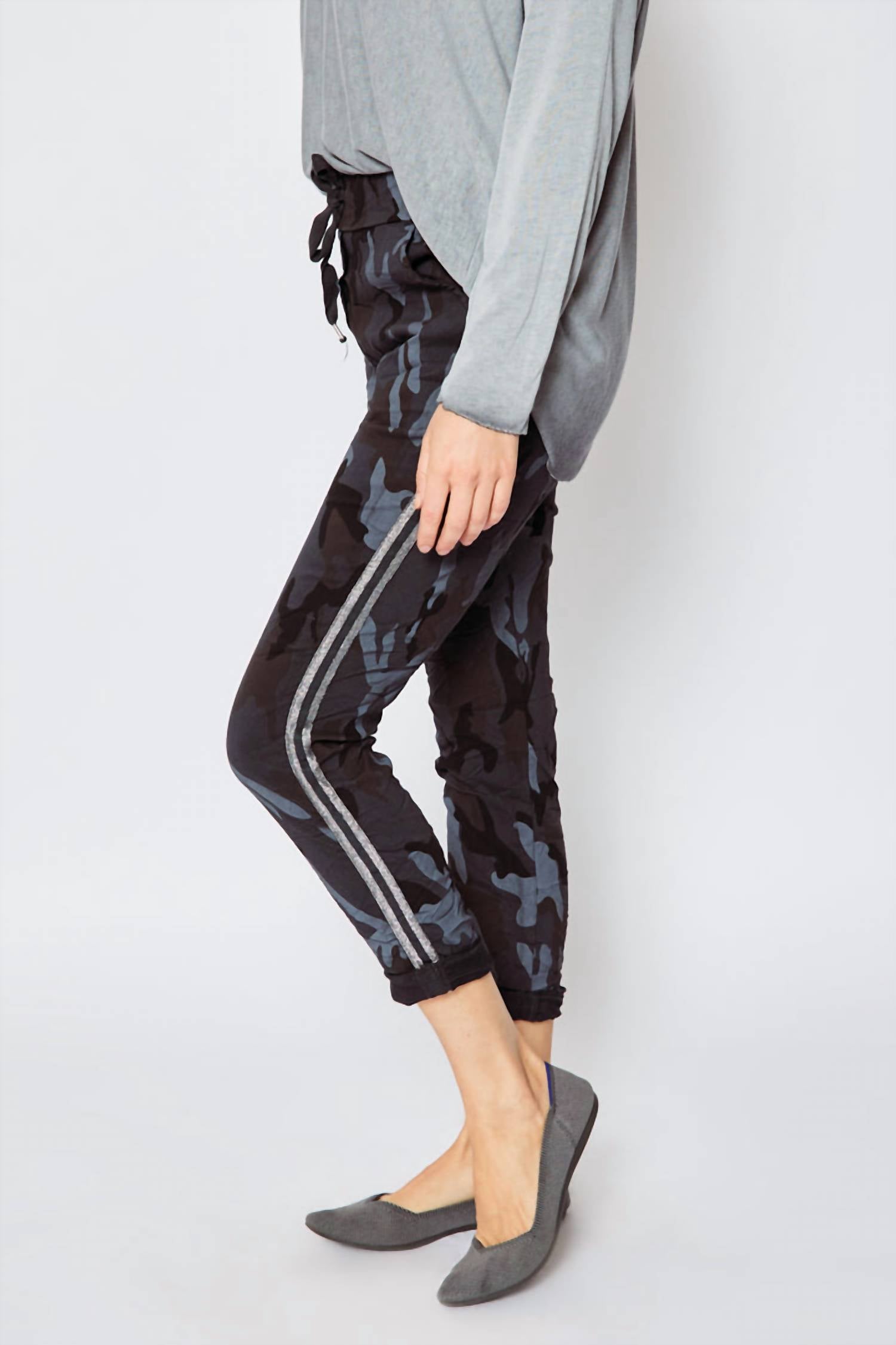 DOUBLE STRIPE CAMO PANTS