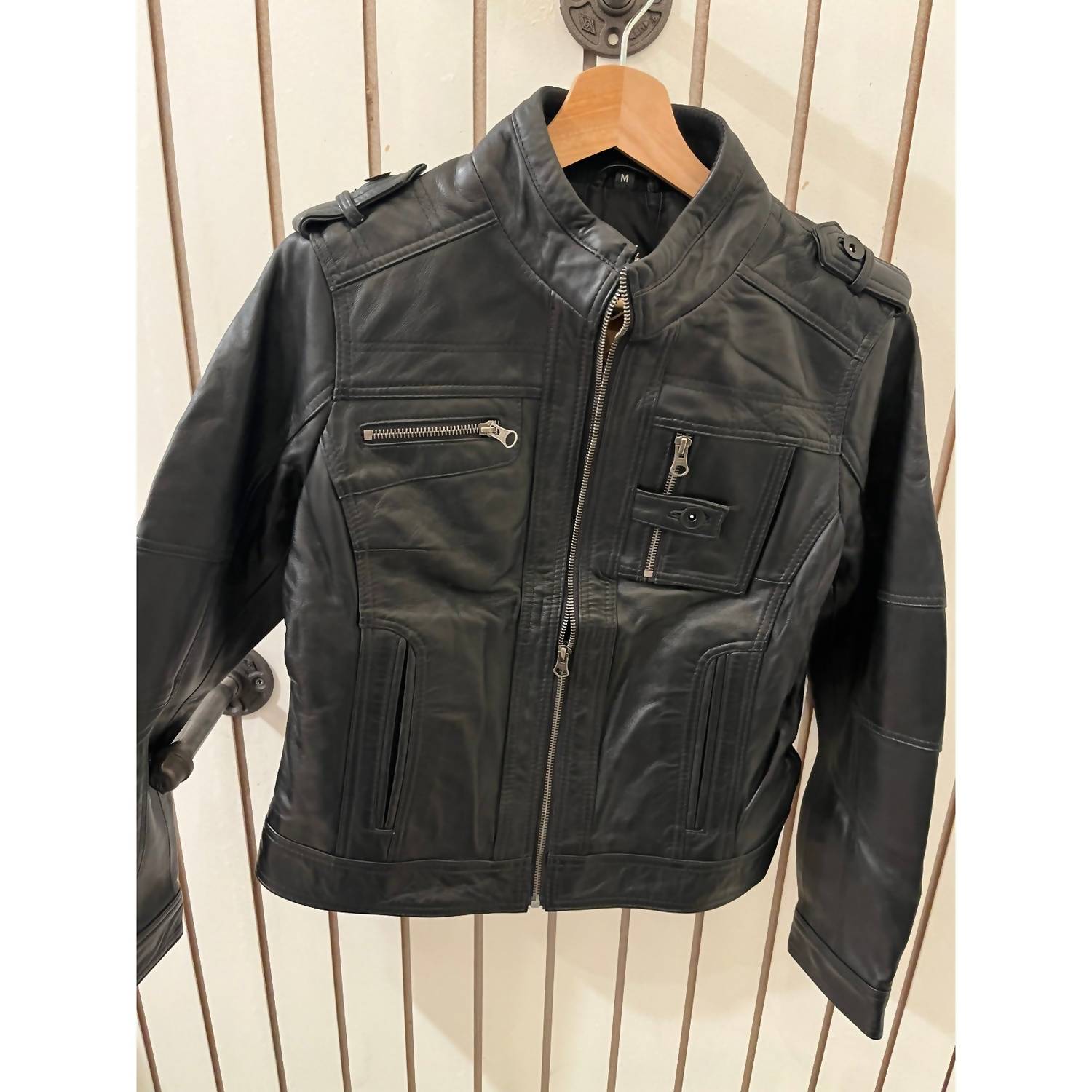 Decrum - Cafe Racer Style Leather Jacket