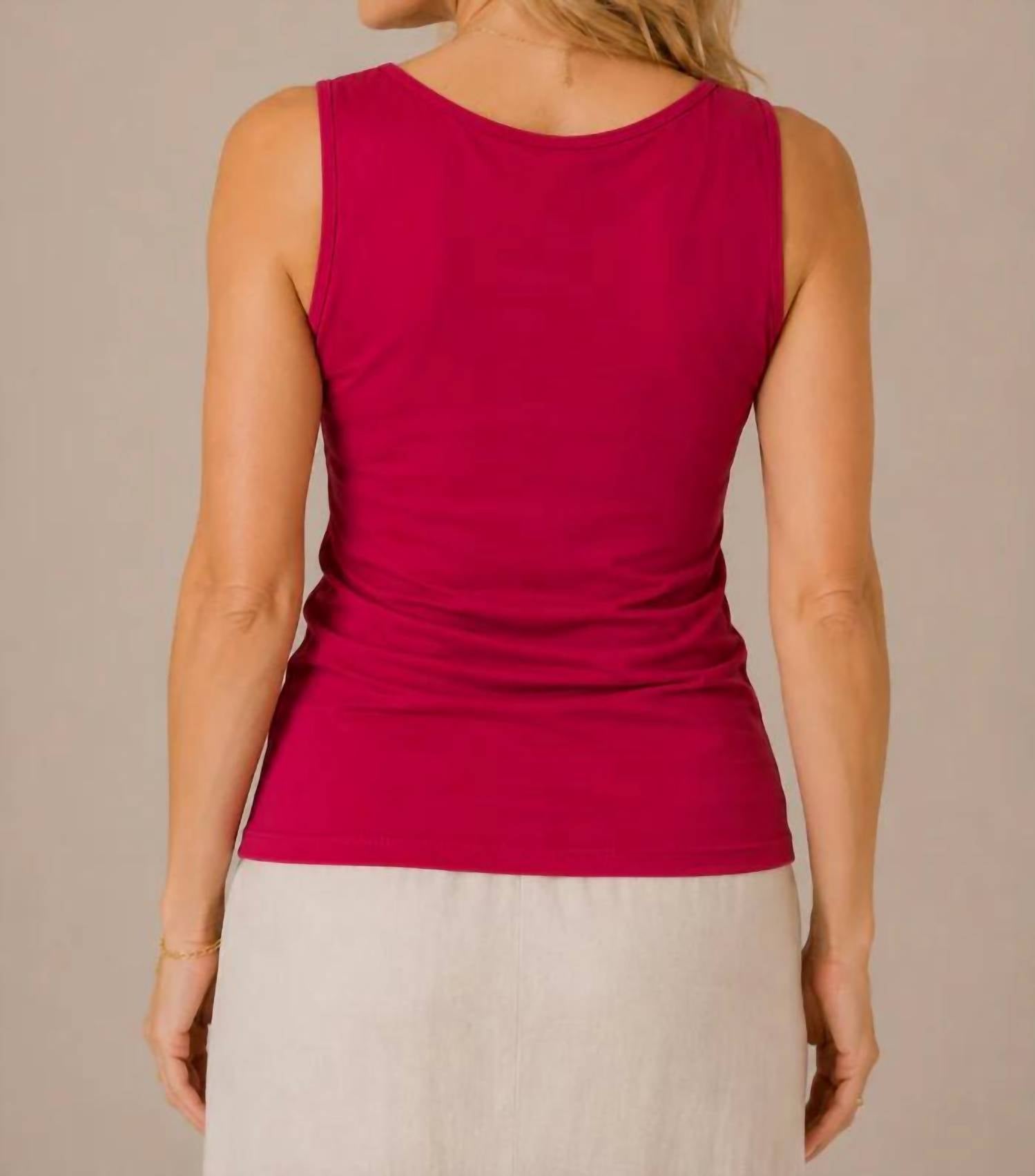 Isle By Melis Kozan - Vogue Scoop Neck Sport Tank Top