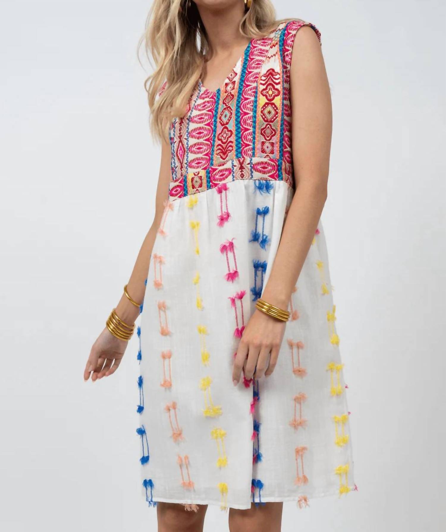 Ivy Jane - Sleeveless Embroidered Dress