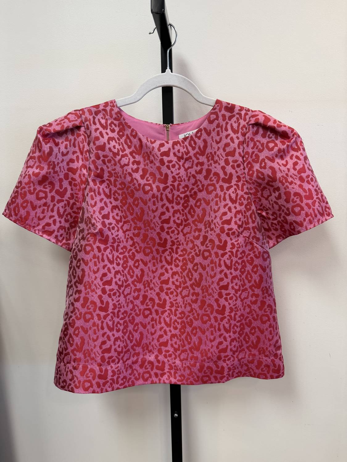 Joy Joy Women's Leopard top in pink - women's blouse