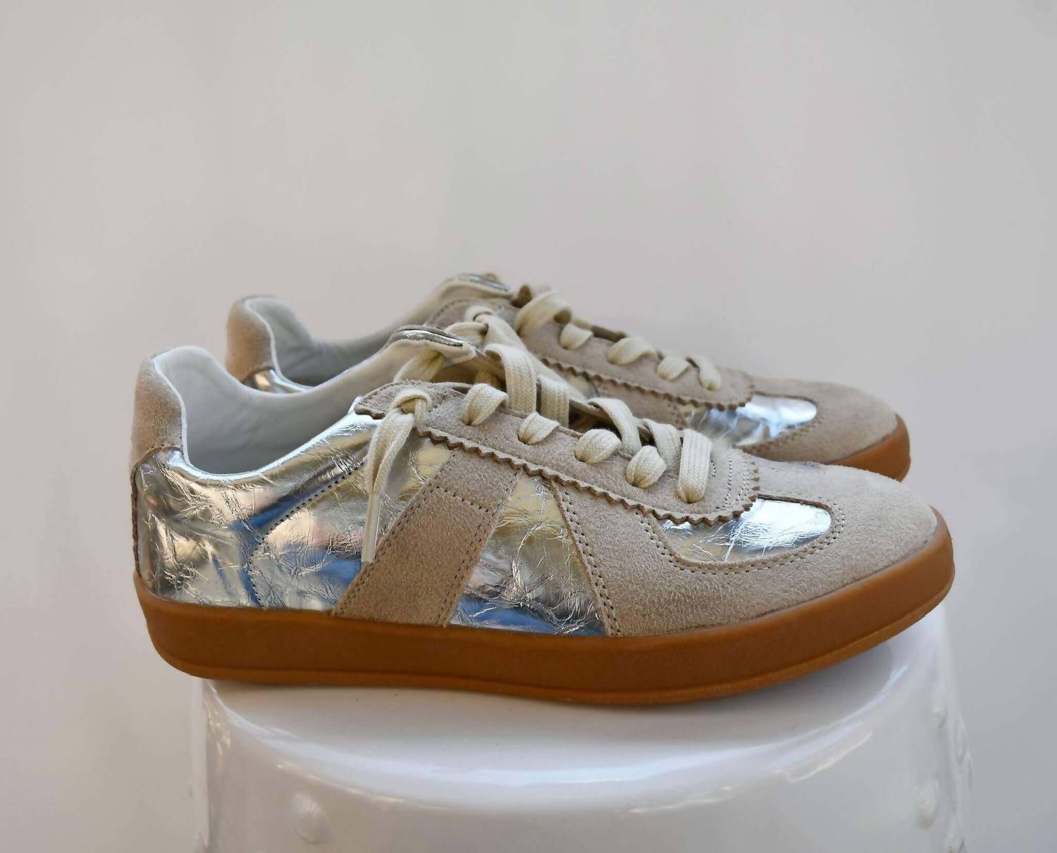 Miracle Miles - Women's Vera Sneaker