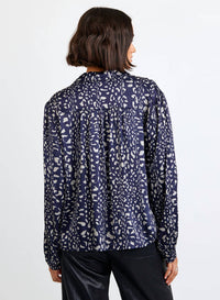 Bella Dahl - Long Sleeve Shirred Shoulder Button Down