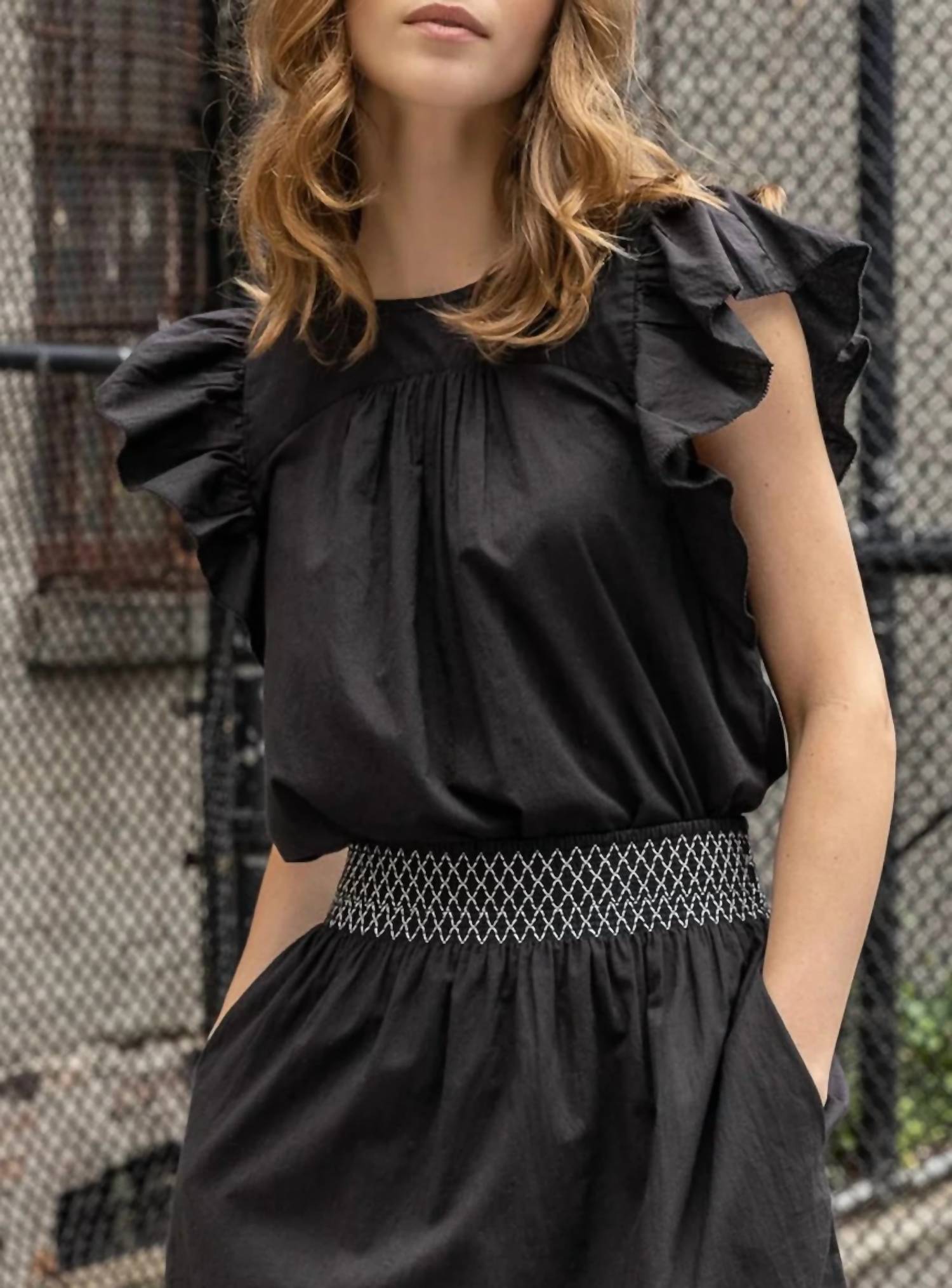 Lilla P - FLUTTER SLEEVE SEAMED TOP