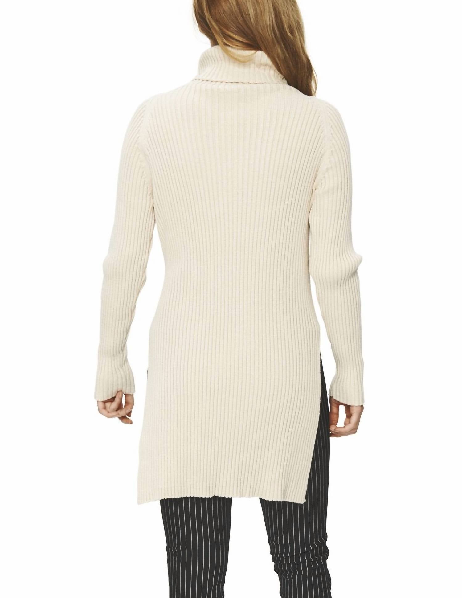 GAMINE KNIT TURTLENECK BLOUSE