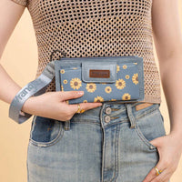 Wrangler - Women's Sunflower Print Card Wallet Wristlet