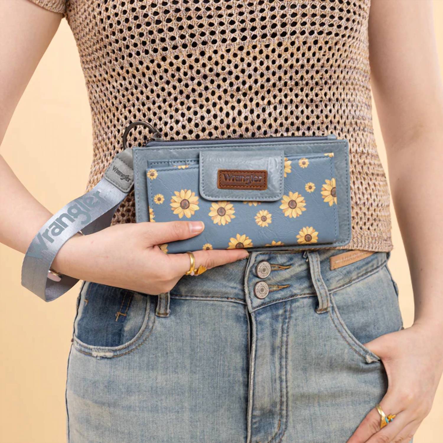 Wrangler - Women's Sunflower Print Card Wallet Wristlet