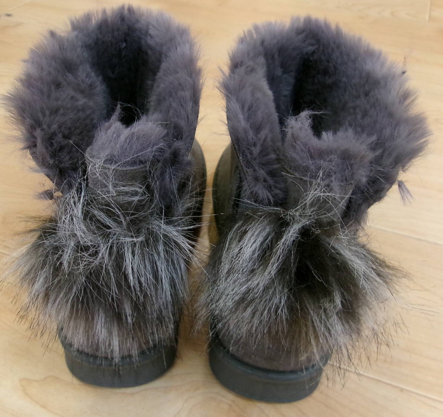 Charlie Paige - Women's Fuzzy Boots