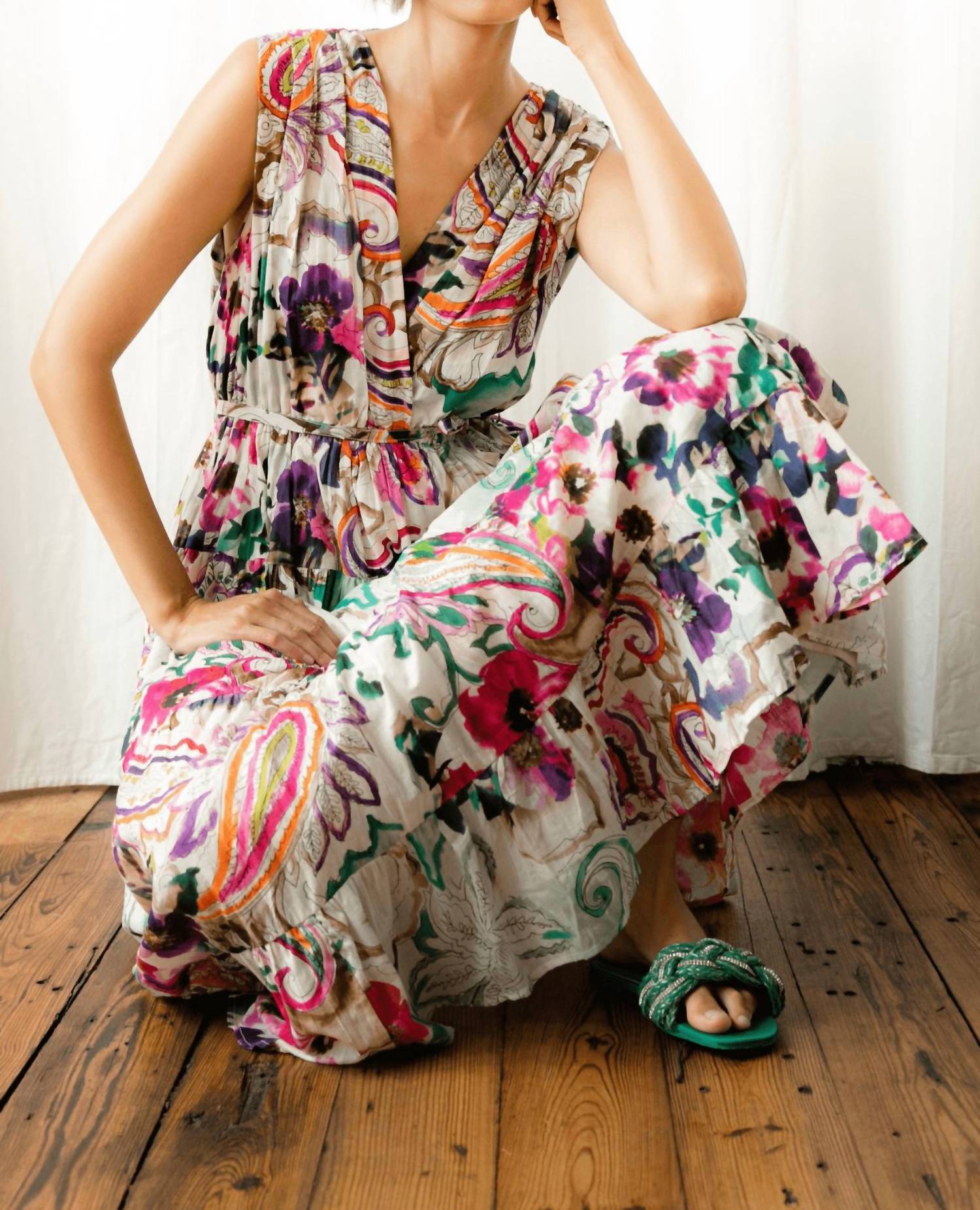 Guadalupe Design - Emilia V-neck Midi Dress