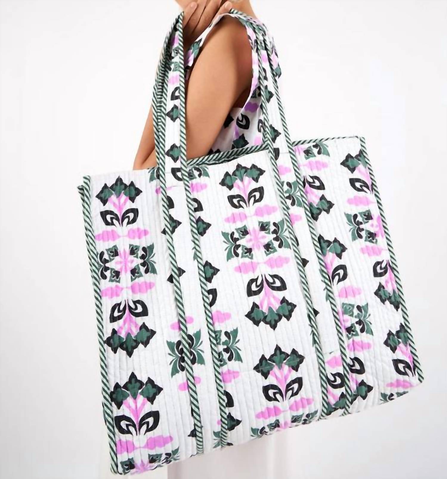 BEYOND by Vera Women's Voyager Tote Bag in papillon moss - women's bag