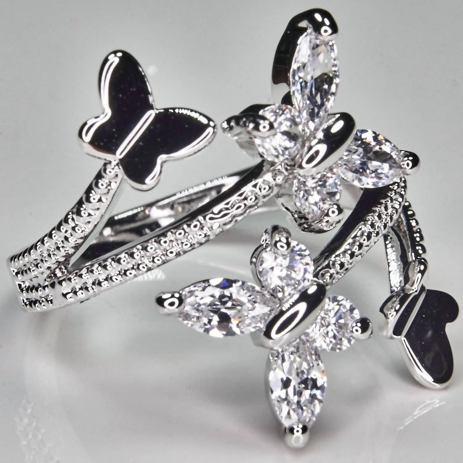 Faire - BUTTERFLY RHODIUM PLATED RING