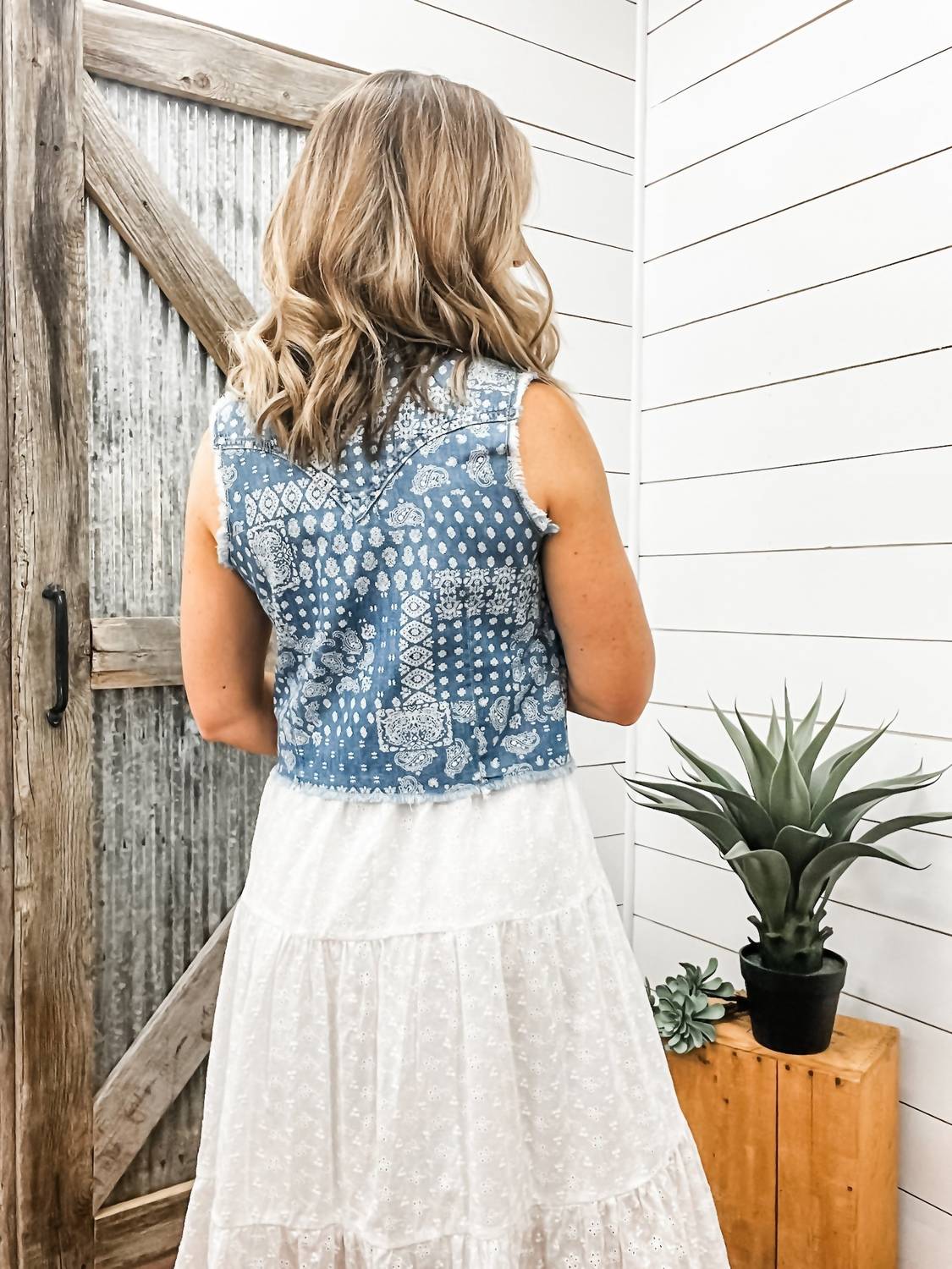 Wrangler - Bandana Print Sleeveless Button Down Tank Top