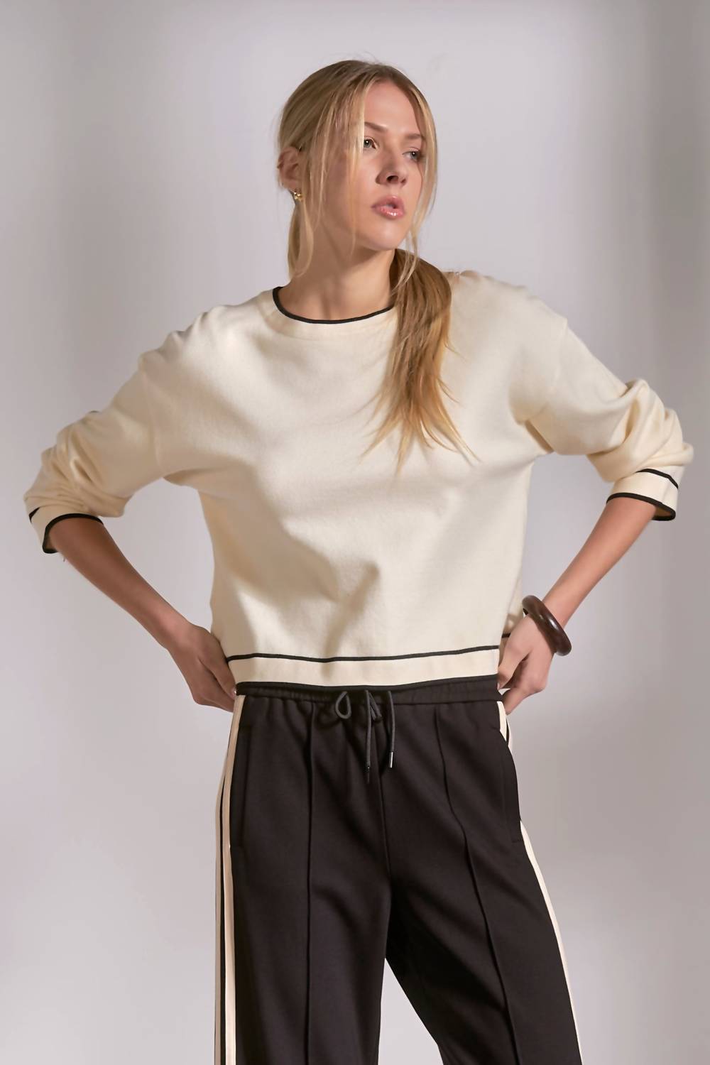 Elan - Crew Neck Contrast Sweater