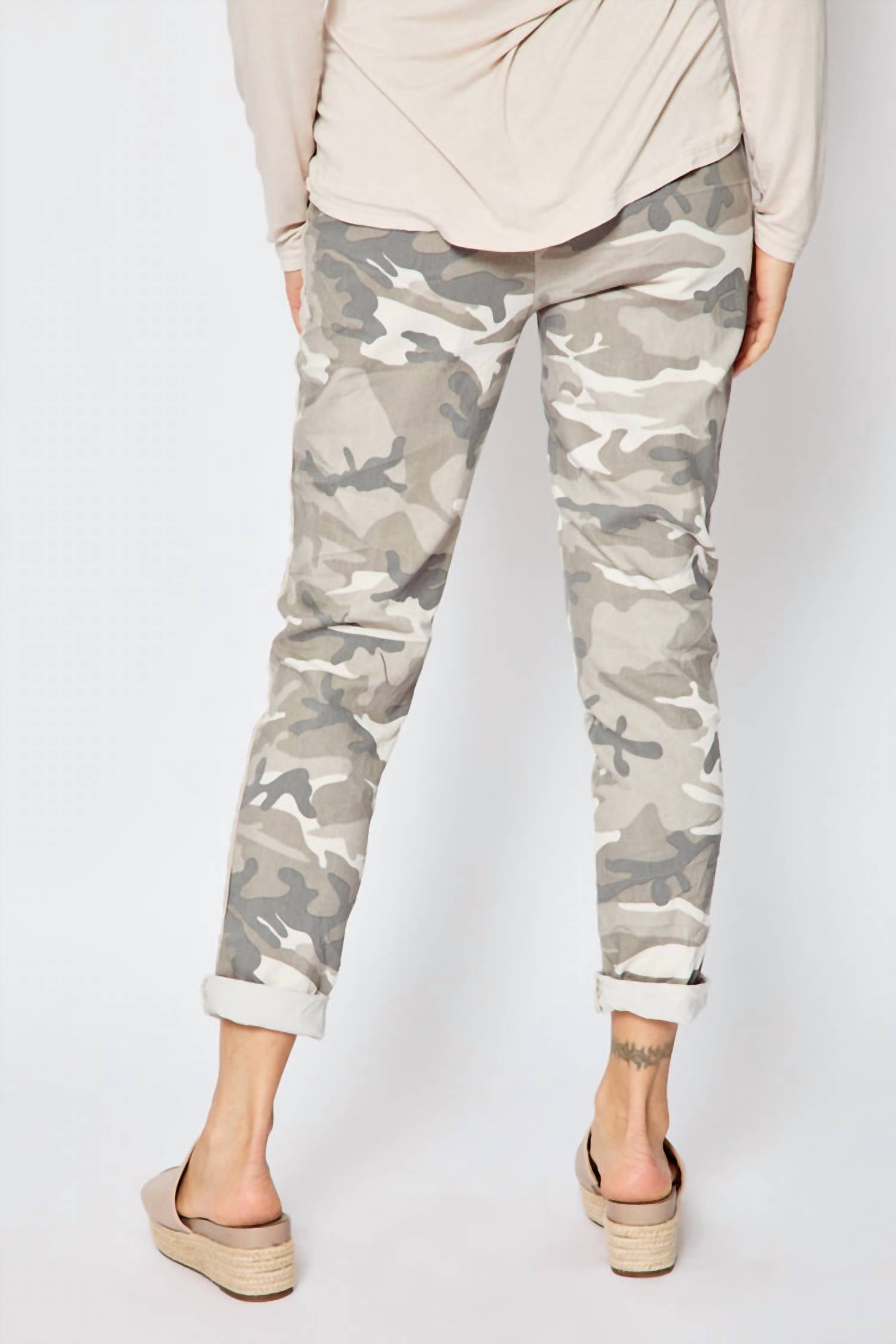 D STYLE SILVER STRIPE CAMO PANTS