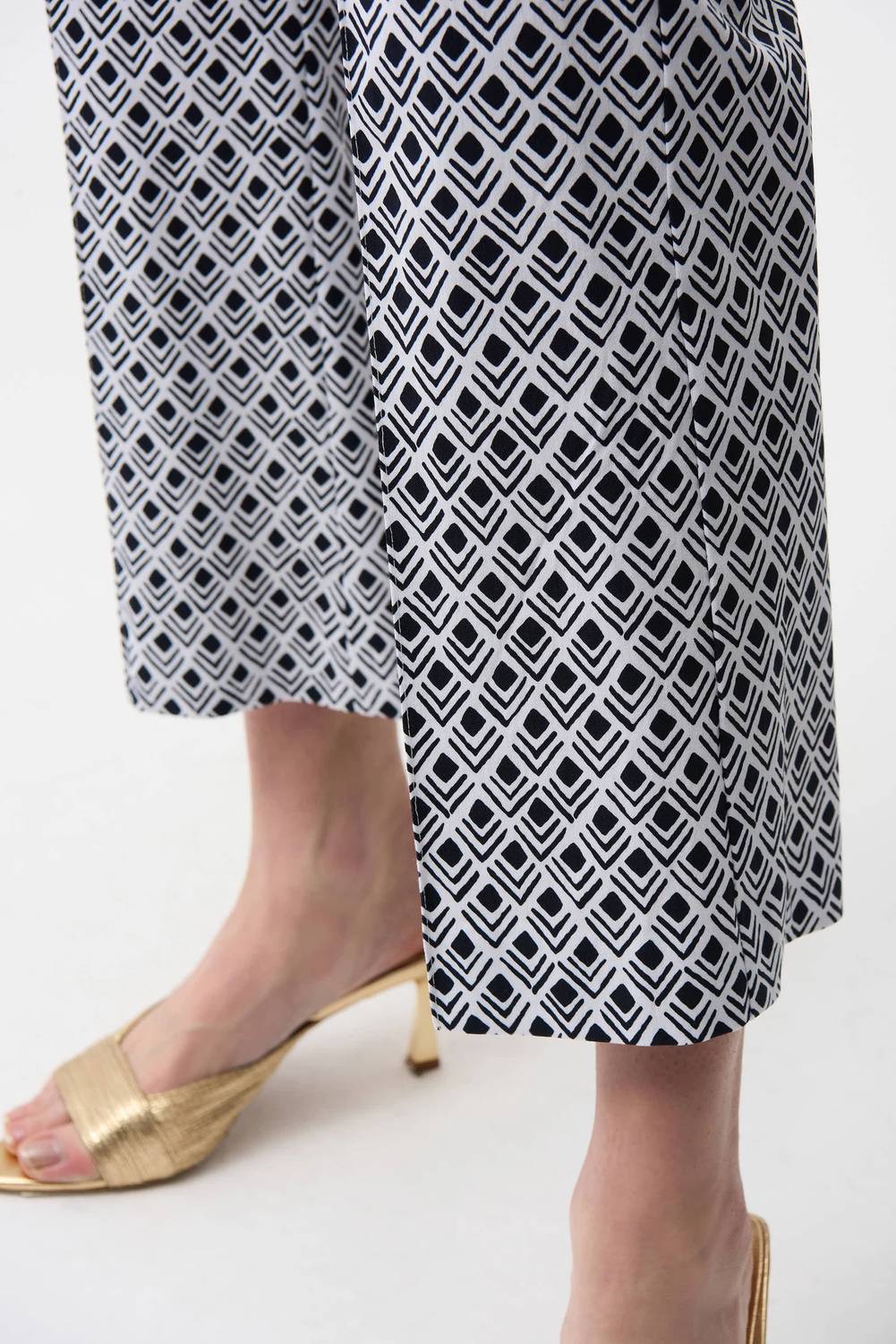 Joseph Ribkoff - Geometric Flared Crop Pant