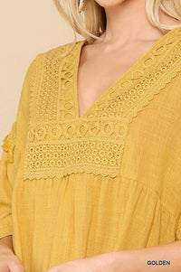 Gigio - Crochet V-neck Swing Hi-lo Hem Top
