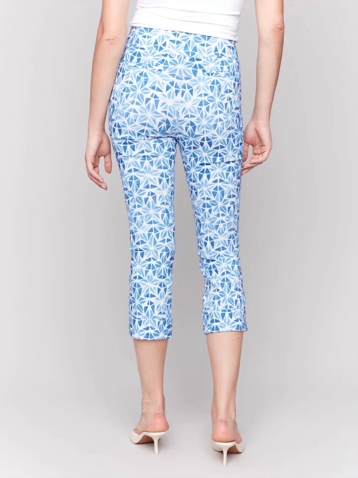 Charlie B - Printed Stretch Pull On Capri Pant