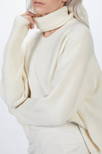 CASHMERE TURTLENECK JUMPER