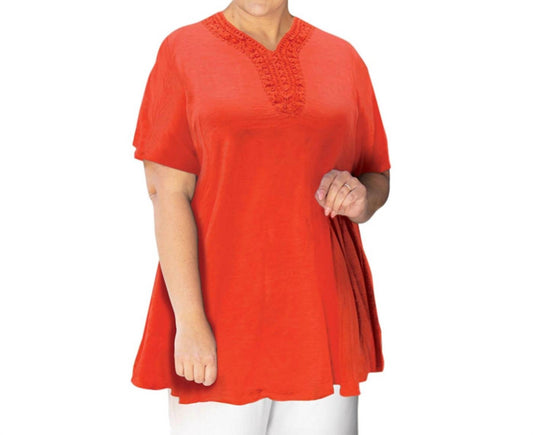 On The Plus Side - Cotton Applique Short Sleeve V-Neck Top - Plus