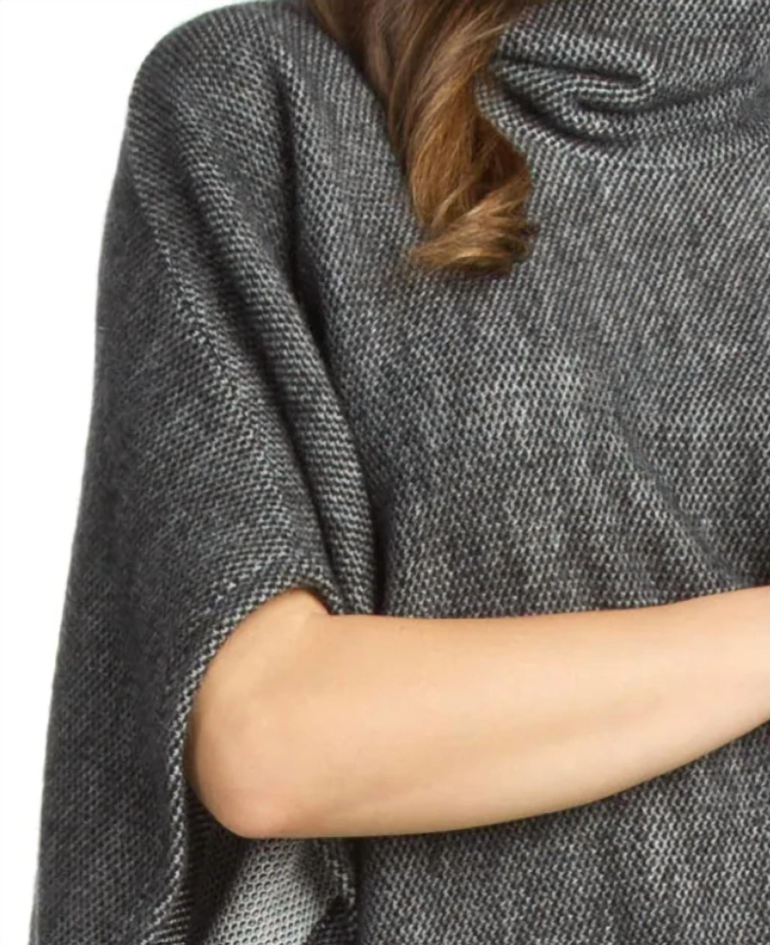 Papillon - Knit Poncho Sweater
