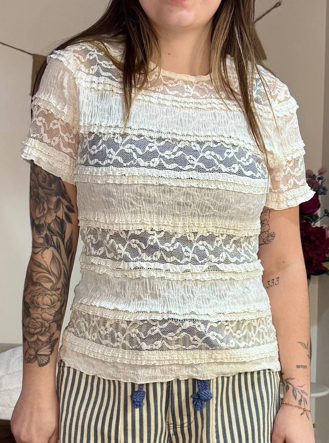 Anniewear - Frill Lace Short Sleeve Knit Top