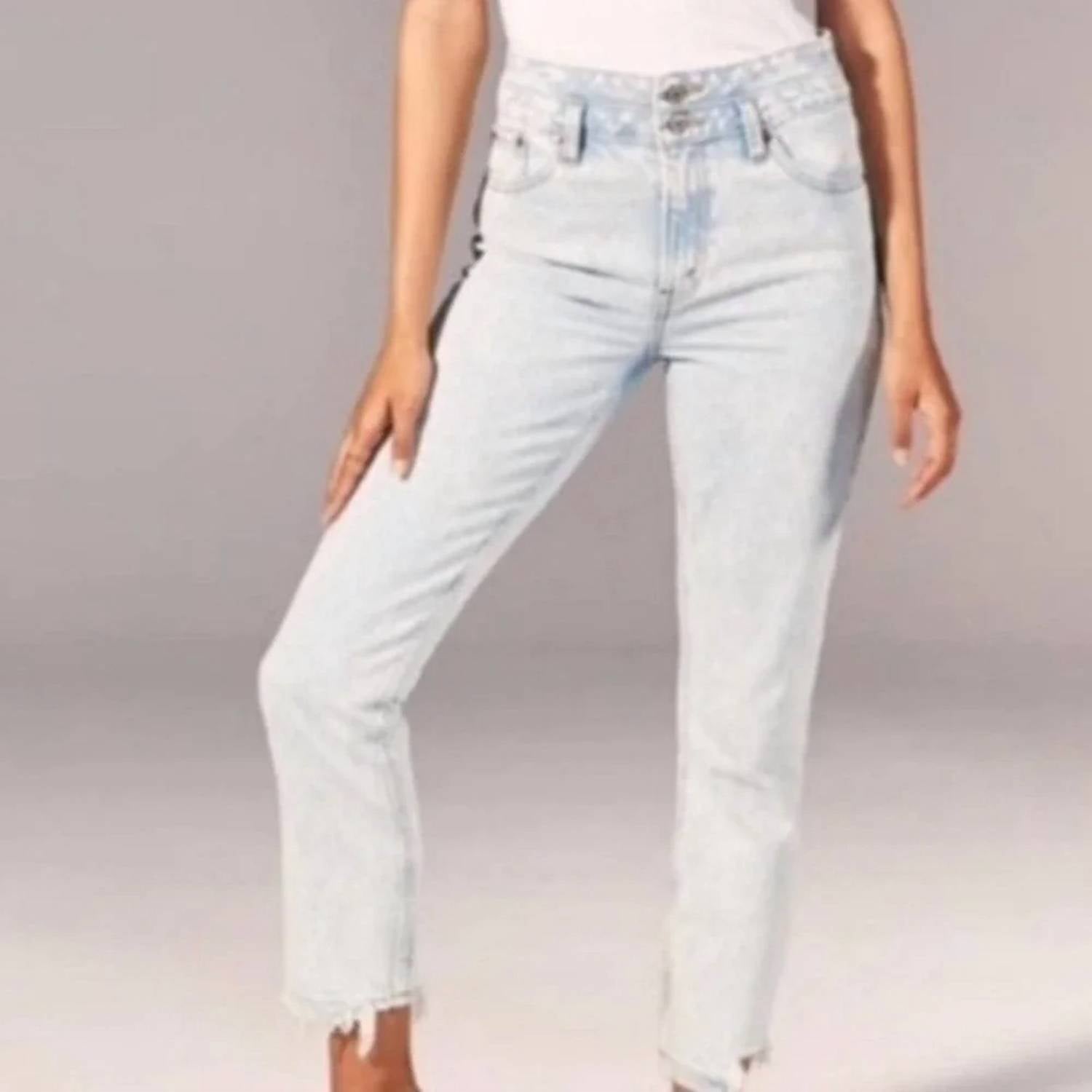 Abercrombie & Fitch - High Rise Mom Jean