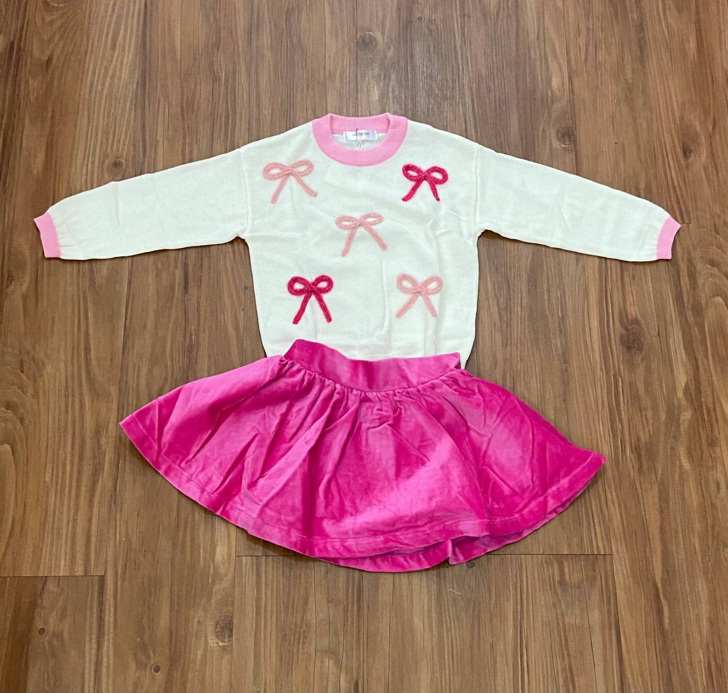 Lulu Bebe Girl's Sofie Skirt in pink velvet - kids' skirt - detail view