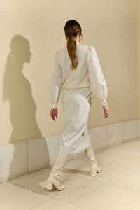 SITA MURT Knit Cotton Sleeves in ecru - women's blouse - detail view