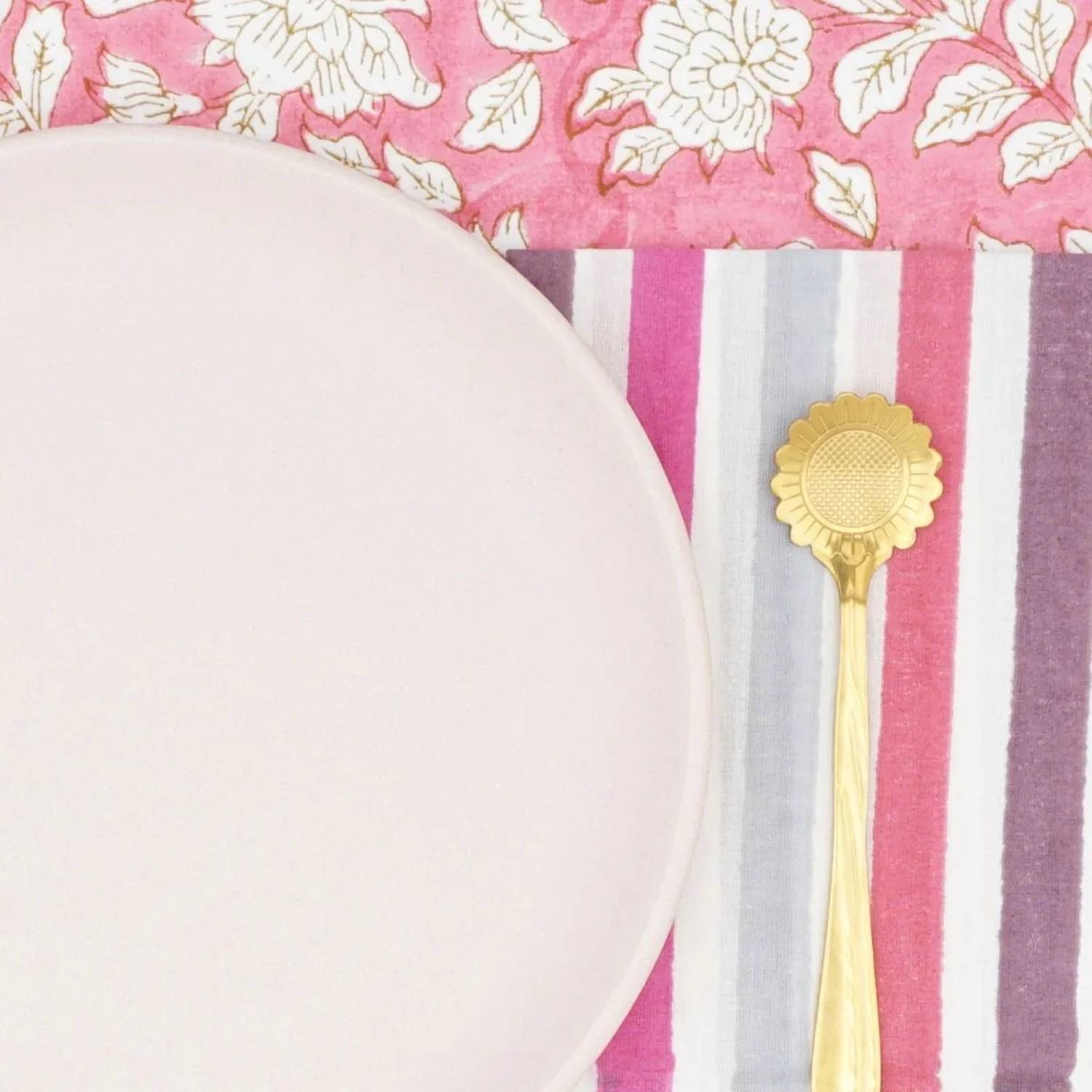 Suzette A Table - Axel Table Napkins