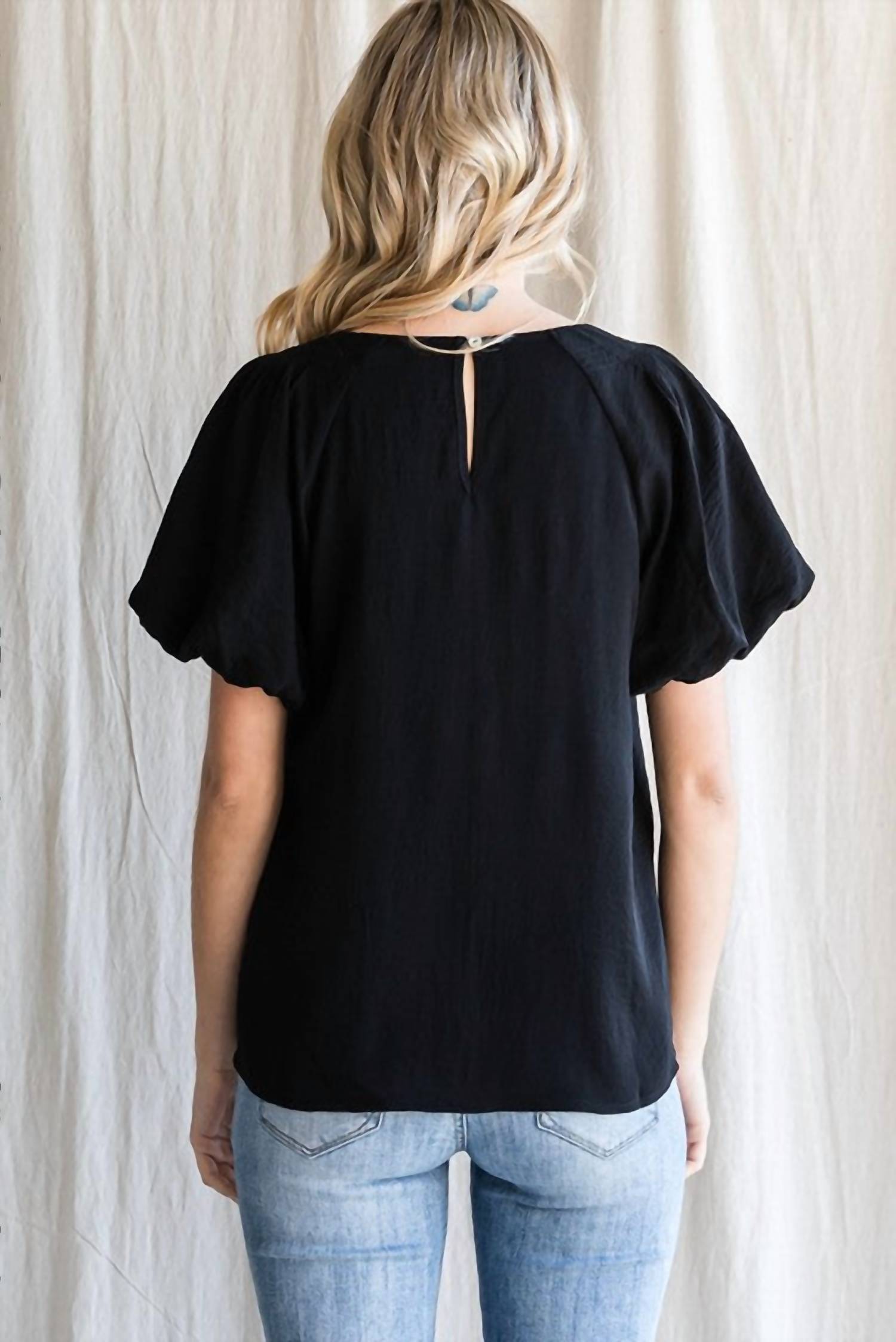 Jodifl - Solid U-neck Short Puffed Sleeved Top
