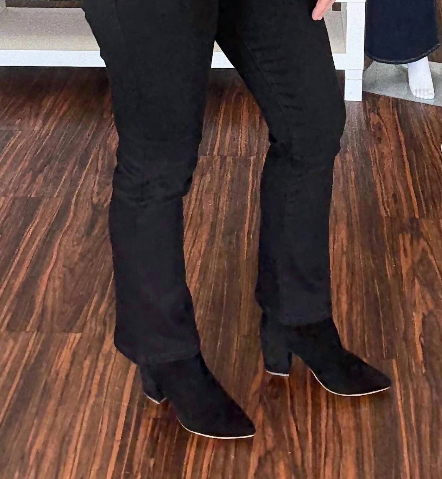 Risen - Straight Leg Jeans