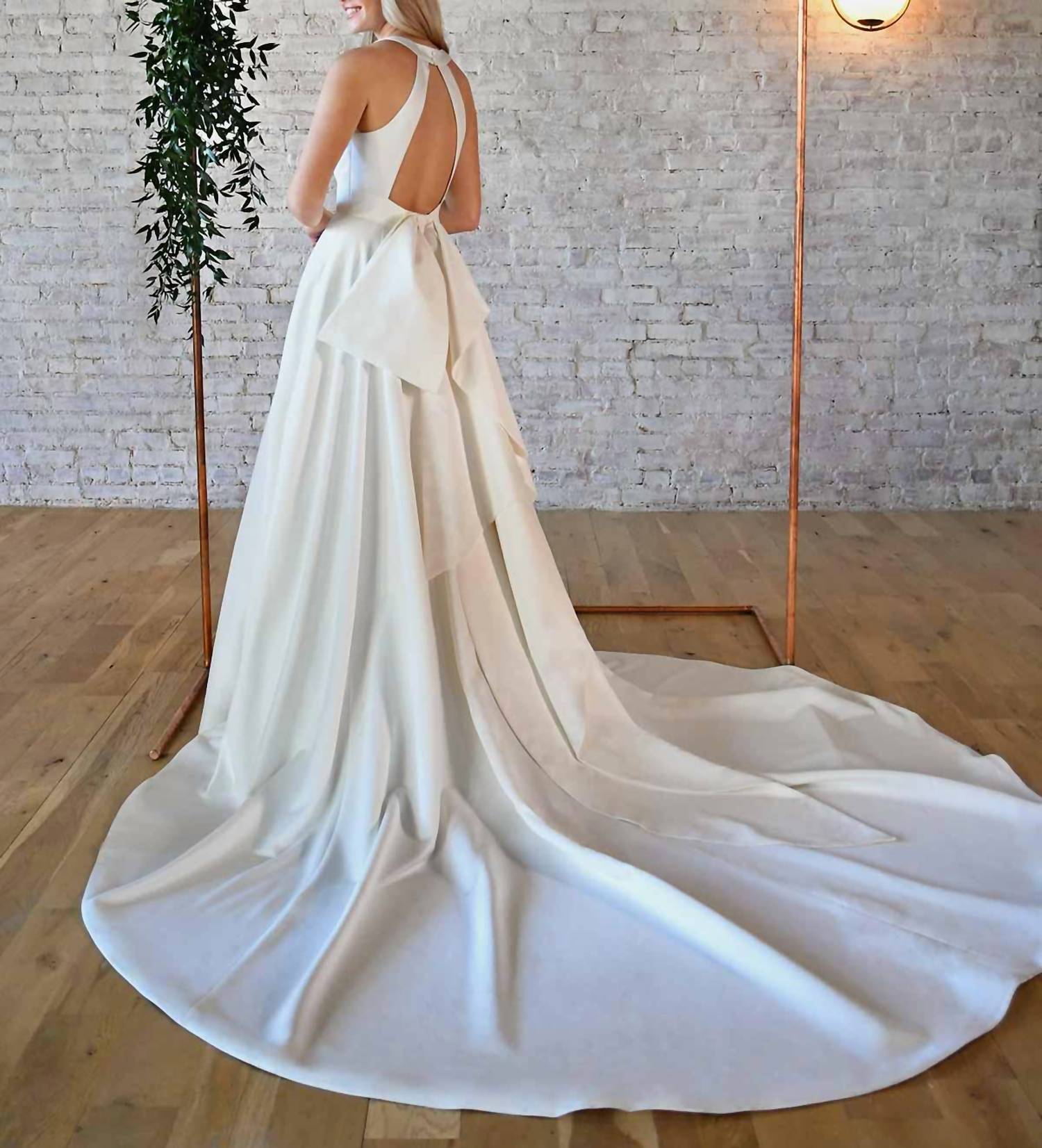 Stella York - Simple Wedding Gown With Keyhole Back & Bow Detail
