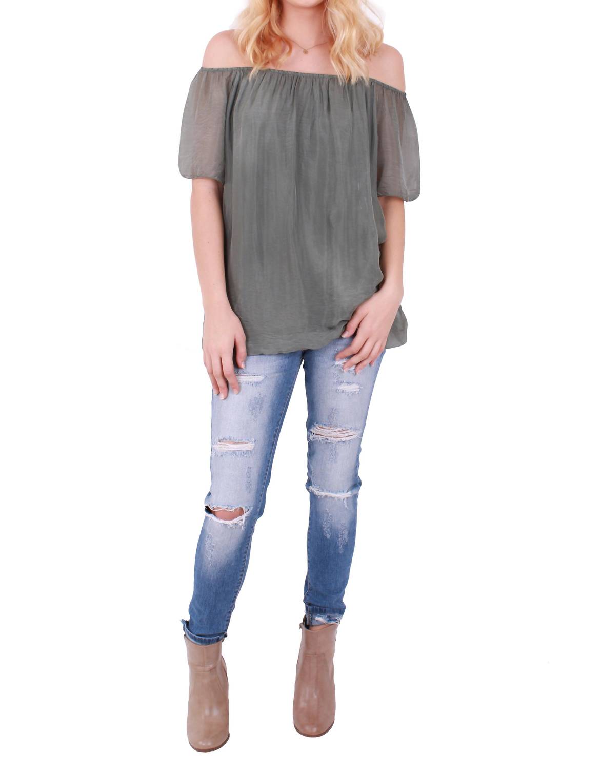 Gigi Moda - Contadina Off-shoulder Blouse