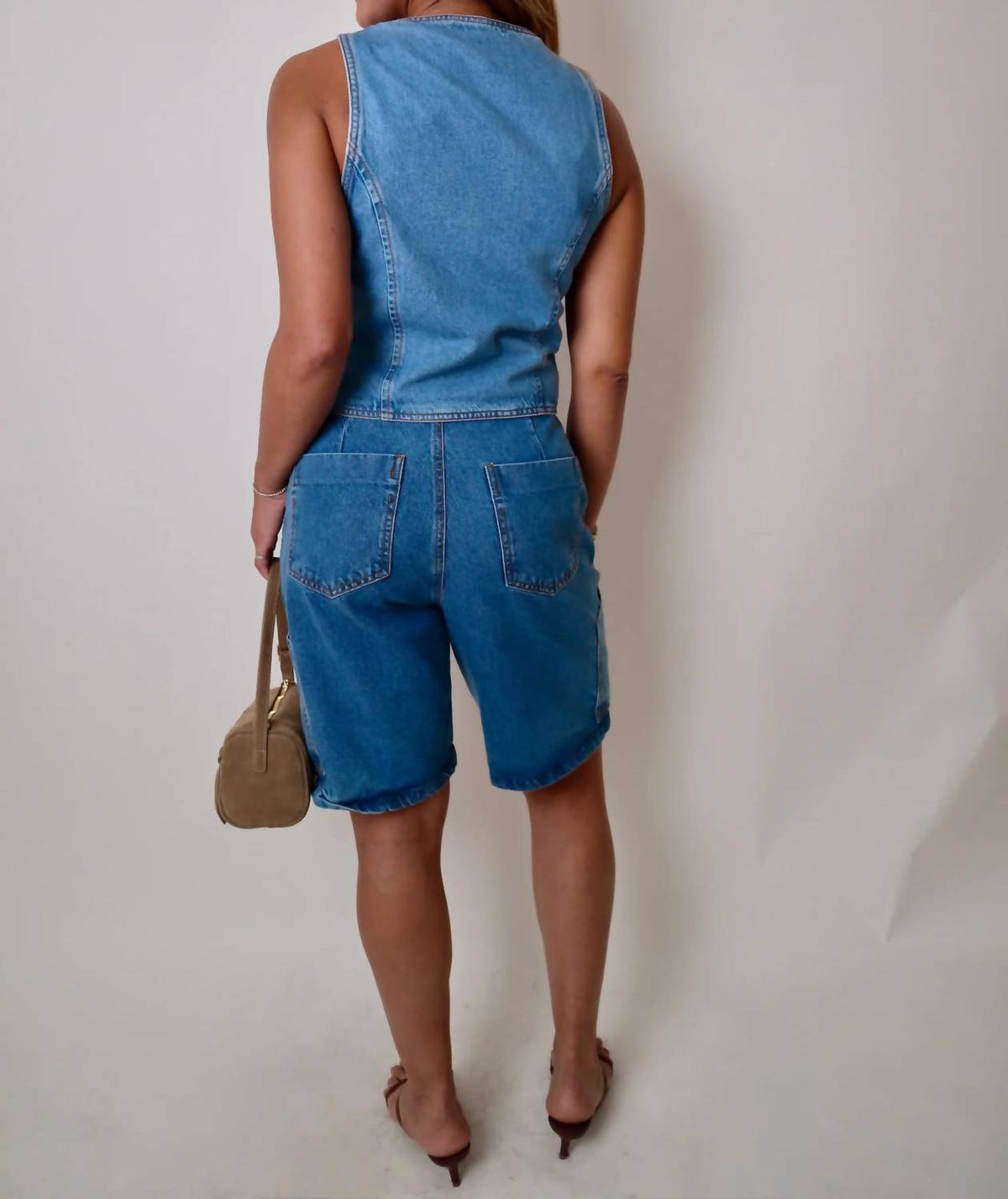 Dress To - V-neck Buttoned Vest