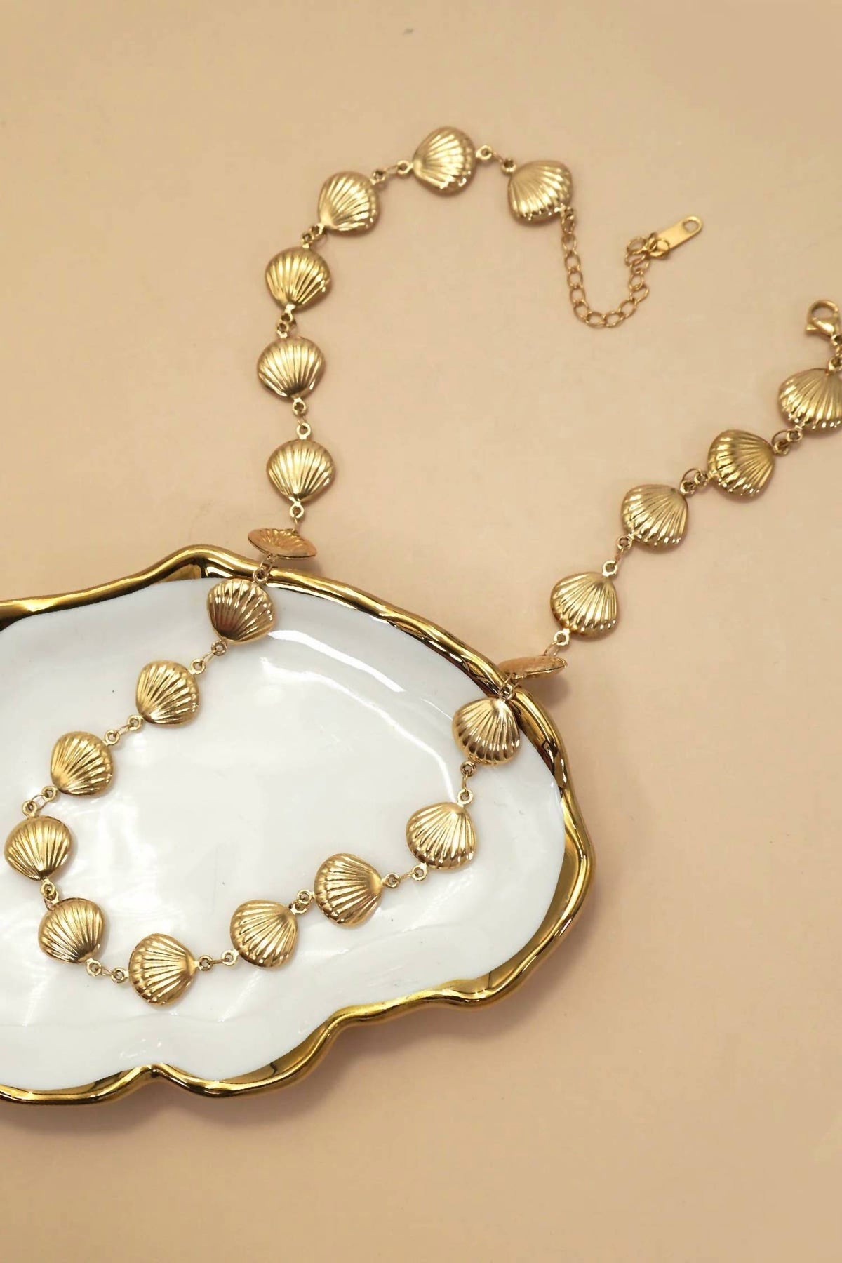 Josslyn By Wall To Wall - Women's Seashell Station Necklace