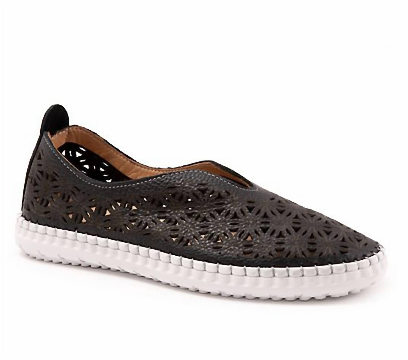 bueno Women's Daisy Sneakers in black - women's sneaker - detail view