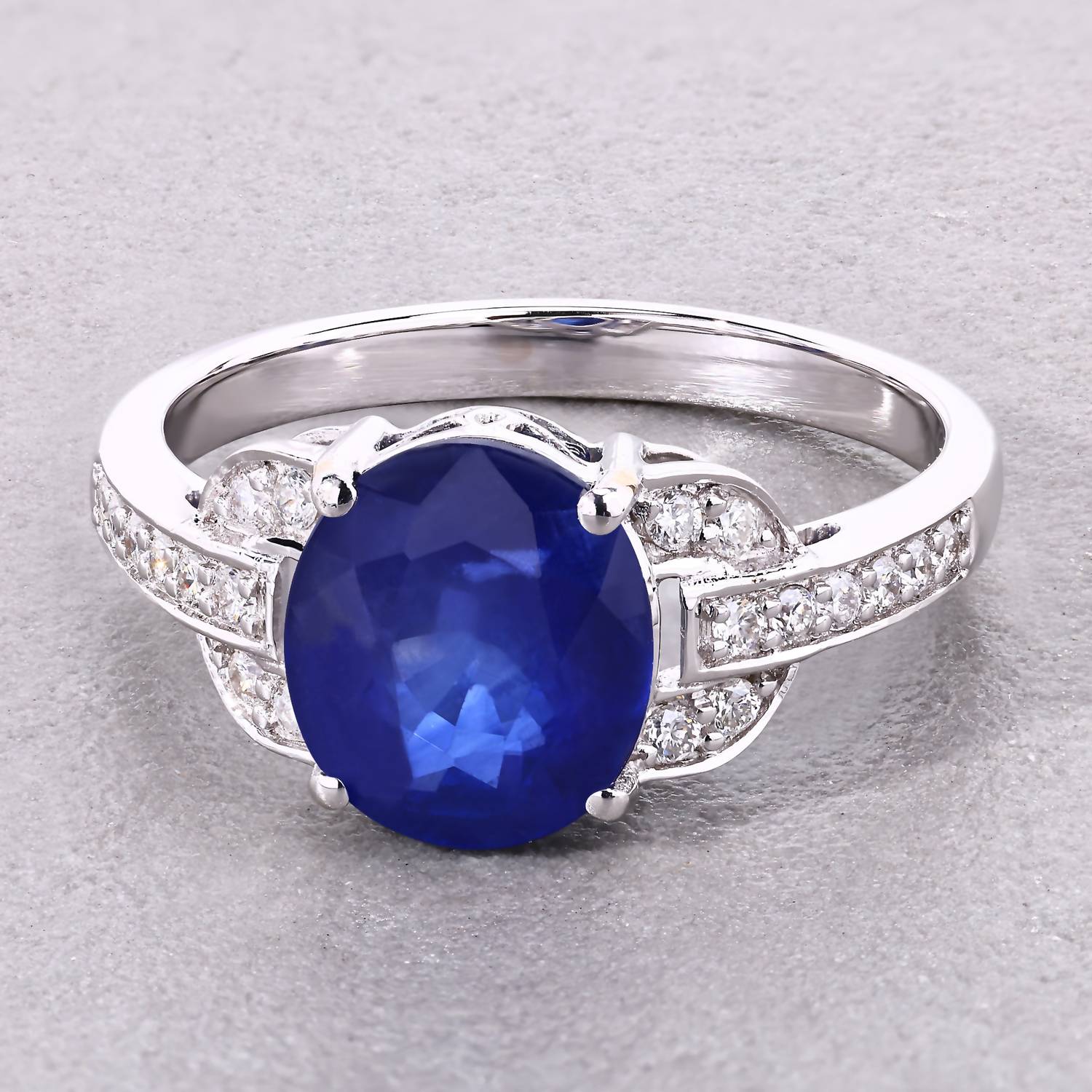 Diana M Jewels Women's Cushion Natural Sapphire Fashion Ring (3.02 Ct) - Signature Plus in 18k white gold - women's jewelry - detail view